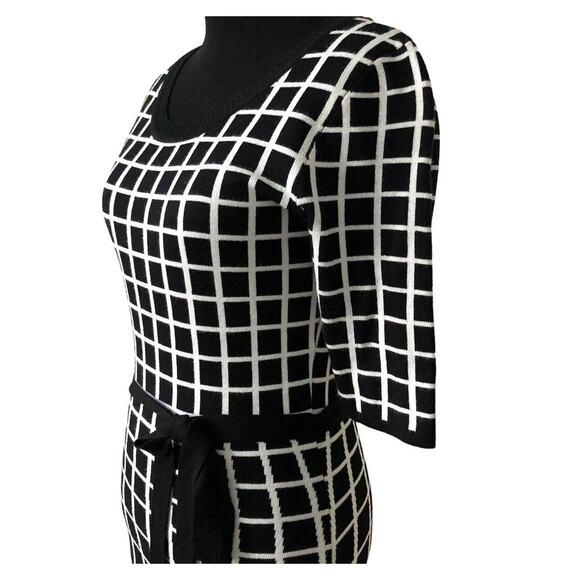 Gabby Skye Black White Geometric Design Sweater Dress 3/4 Sleeve Size Small - Picture 2 of 5